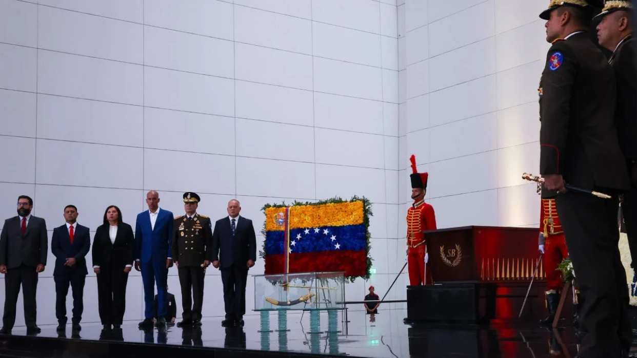 Gobierno Bolivariano y Alto Mando Militar conmemoraron Bicentenario de la Batalla de Ayacucho