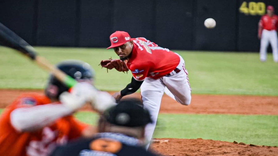 Cardenales apeló a sus mejores armas para imponerse ante Águilas