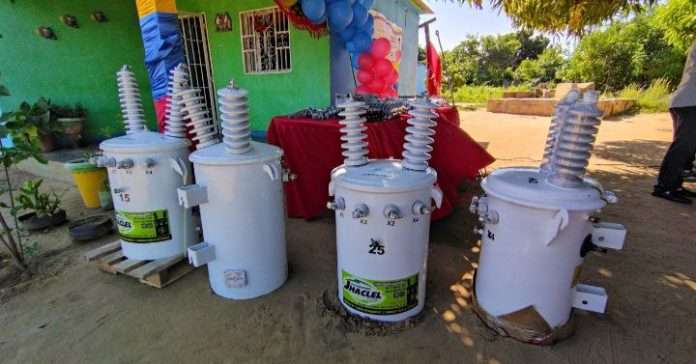 Beneficiadas más de 259 familias con transformadores en el municipio Mara