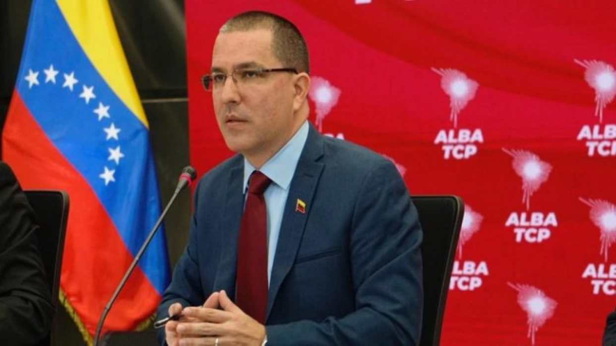Arreaza asegura que pedido de intervención a Venezuela pone en peligro la paz de Colombia