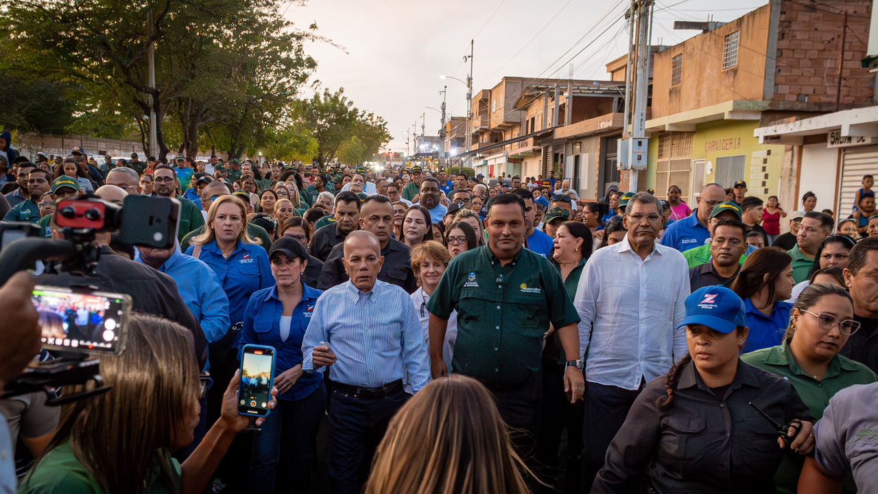 Alcaldía de Maracaibo inaugura proyecto de vialidad y recupera cancha deportiva en el sector Buena Vista