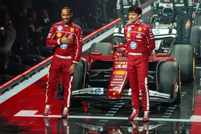 Leclerc cree que Hamilton es el fichaje adecuado para Ferrari… “en el momento oportuno”