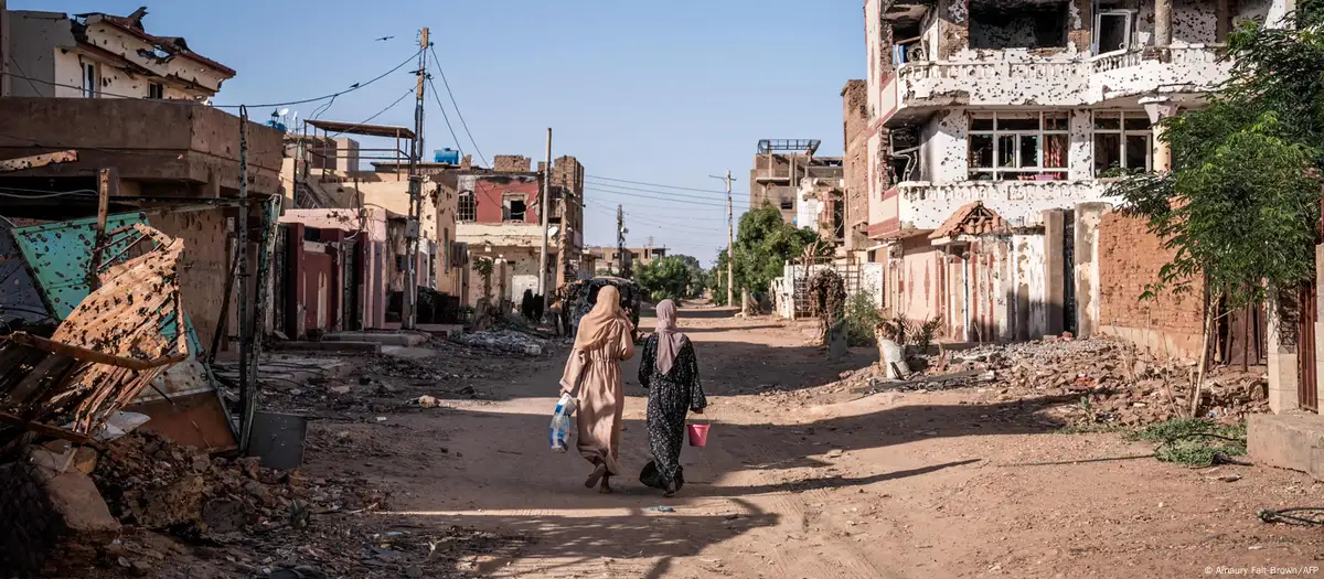 Mueren al menos 45 personas al estrellarse un avión militar cerca de la capital de Sudán
