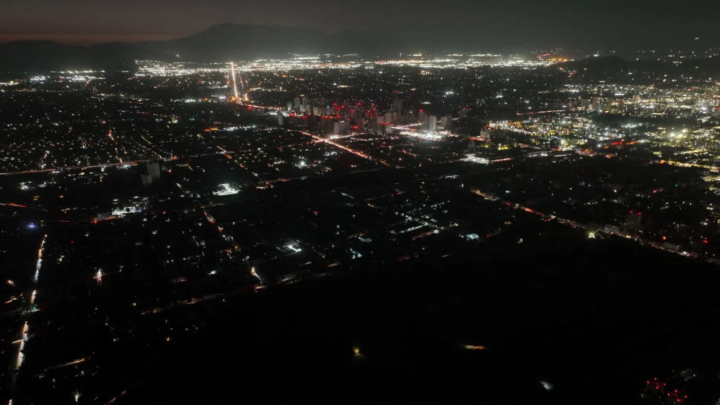 Las 5 cosas que debes saber este 26 de febrero: apagón en Chile, espionaje EE.UU, “motosierra”, beato José Gregorio Hernández