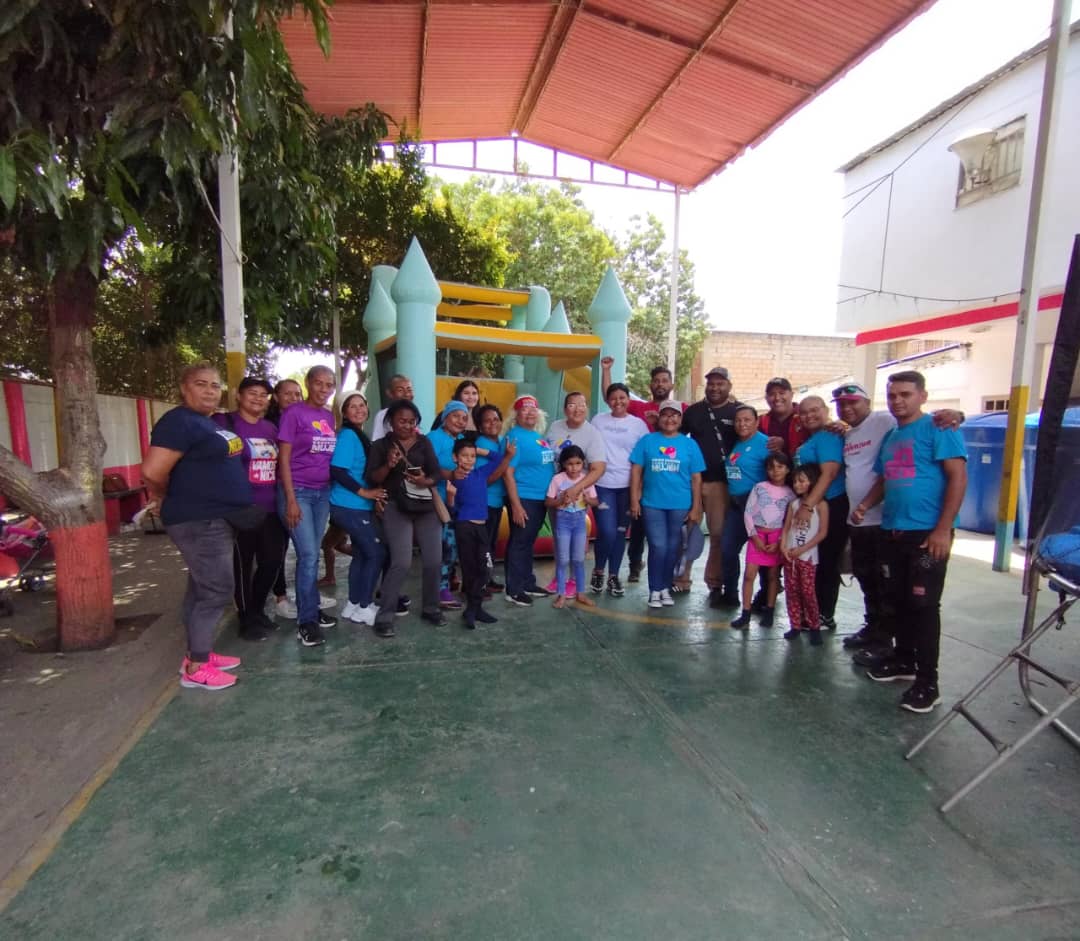 Mujeres protagonizan exitosa jornada comunitaria con emprendimiento y alegría en Francisco Ochoa