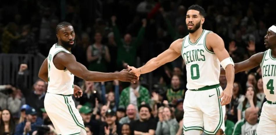 Los campeones Celtics resisten en su complicada visita a Miami