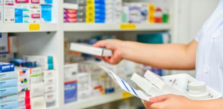 La Agencia del Medicamento retira los pellets hormonales de dos farmacias que los producían para toda España