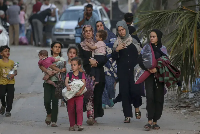 “Si tuvieras la oportunidad de irte de Gaza, ¿te marcharías?”: el dilema que enfrentan los gazatíes en una Franja destruida