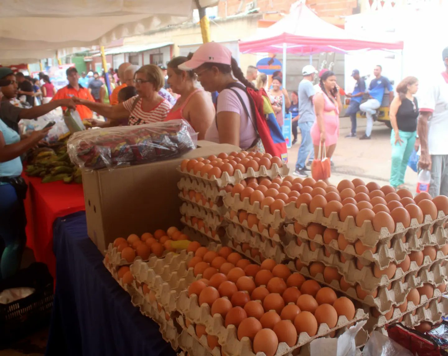 Jornada de Emprendedores “Amor a la Patria” llega a la Parroquia San Francisco con precios justos y solidarios