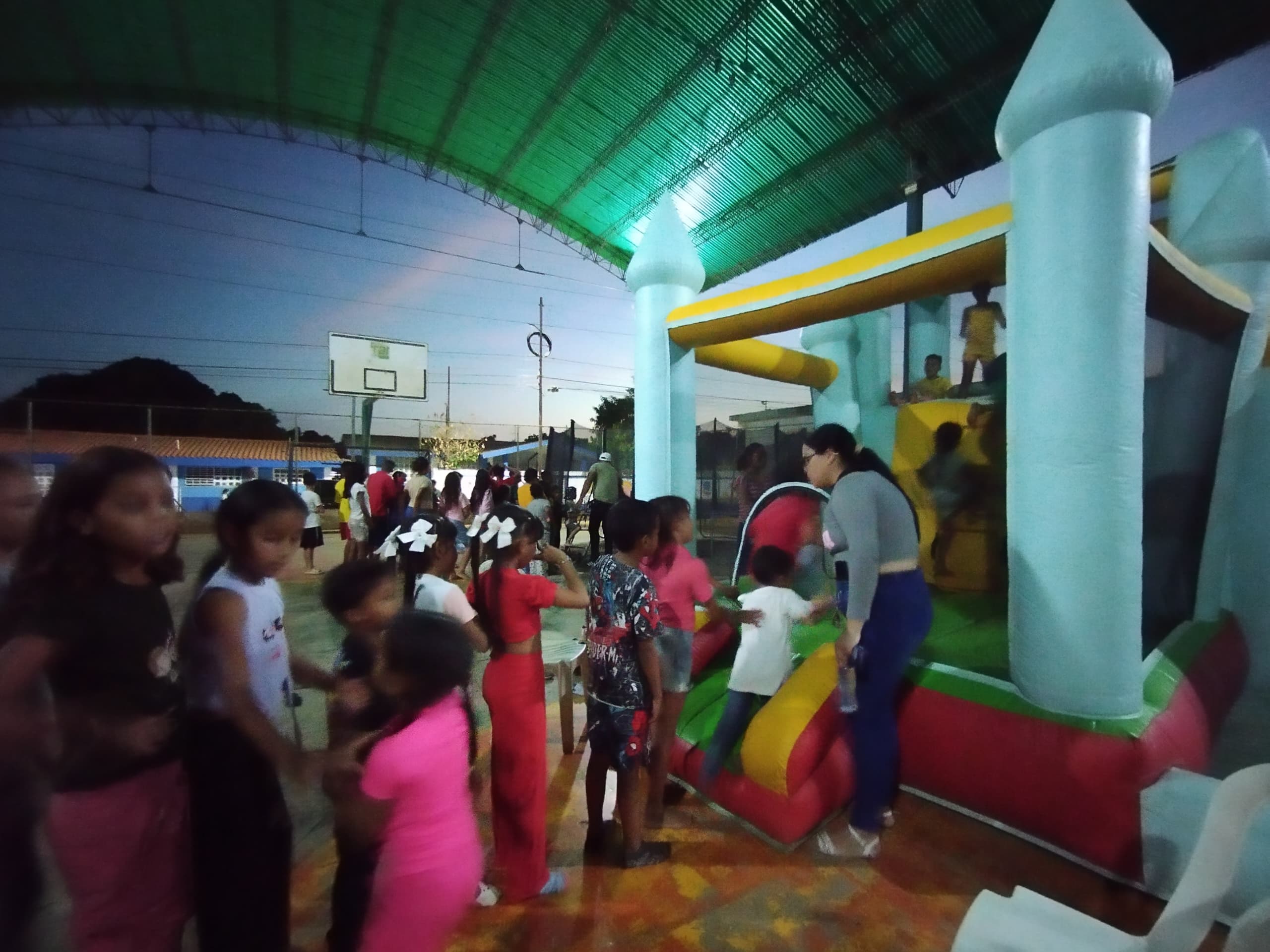 Más de 100 niños disfrutaron de una jornada social y recreativa en el Sector Eloy Párraga Villamarin de San Francisco