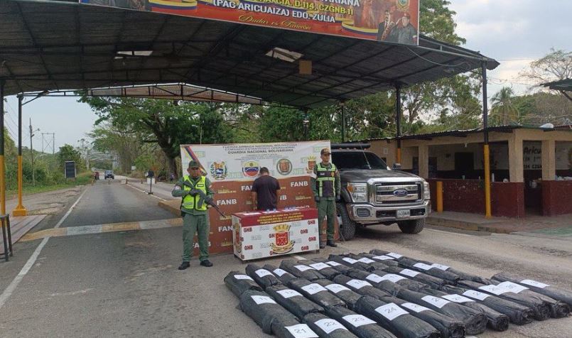 Detienen conductor en Machiques de Perijá por transportar mantos asfálticos impregnados con droga