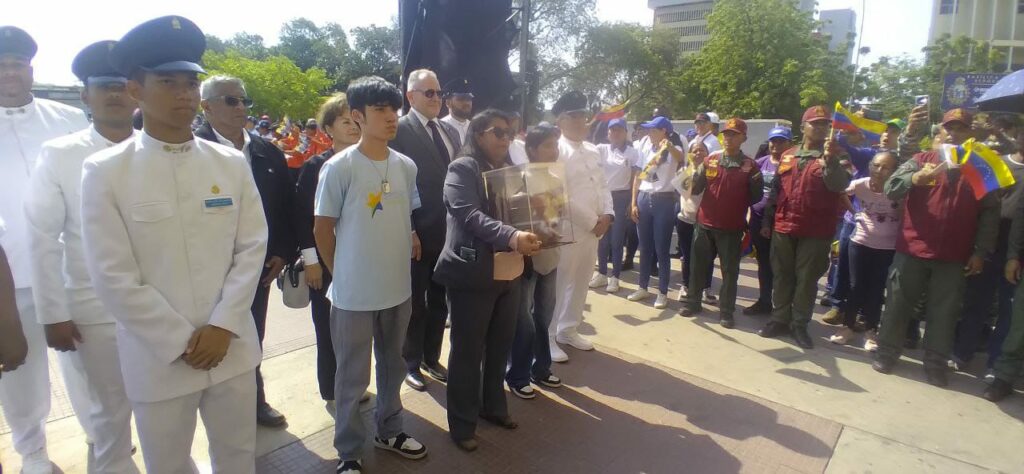 Restos del científico Humberto Fernández Morán rumbo al Panteón Nacional