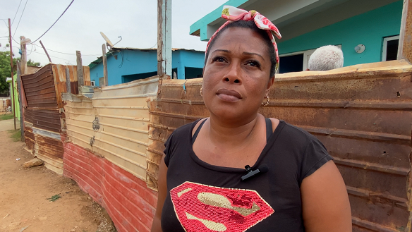 “Cuando reconocí a mi hijo, sentí que me estaban sacando el alma”: el barrio de Venezuela que llora a 4 deportados por EE.UU. a El Salvador