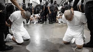 Los “monstruos” venezolanos de Trump, a 20.000 dólares por cabeza en la megacárcel de Bukele