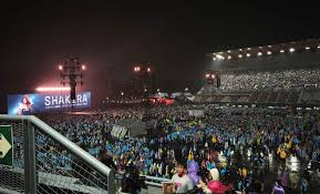 Lluvia en la CDMX retrasa concierto de Shakira; fans resisten