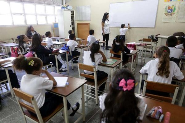 Escuelas han recibido a medio millón de niños que retornaron a Venezuela