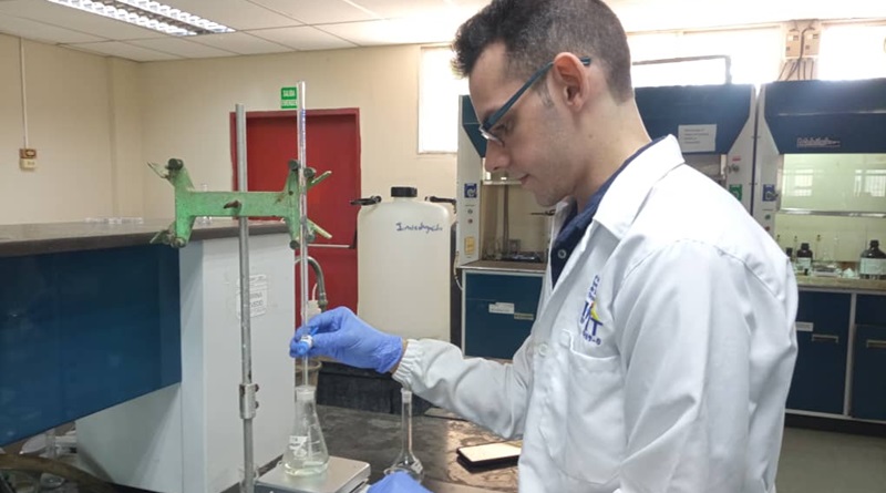 Científico zuliano avanza en investigación de materiales adsorbentes
