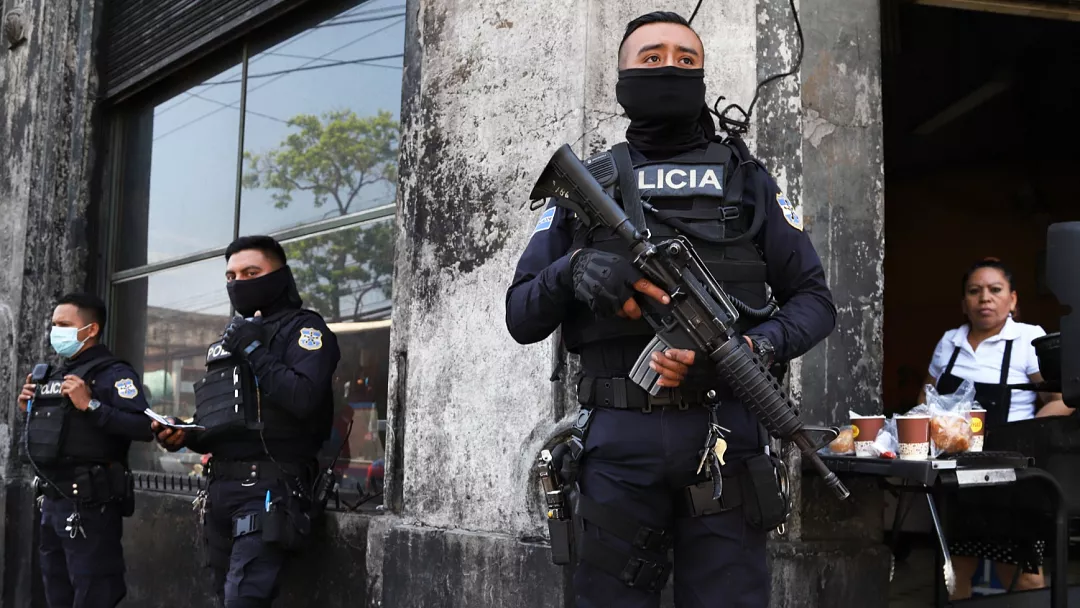 Trump y Bukele se reúnen para ampliar el acuerdo sobre deportaciones de inmigrantes