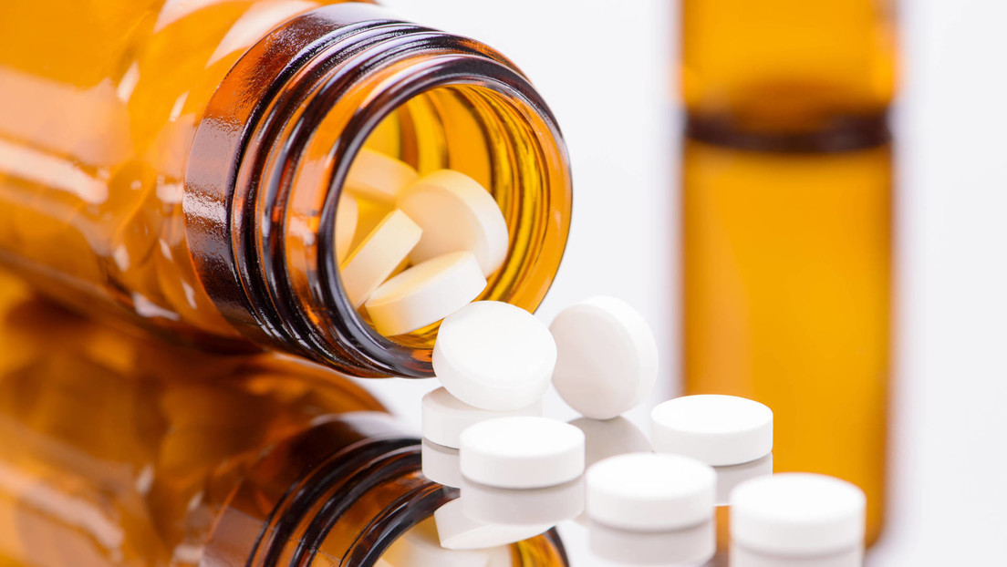 Compra pastillas para adelgazar por Internet y termina con algo extraño en su estómago