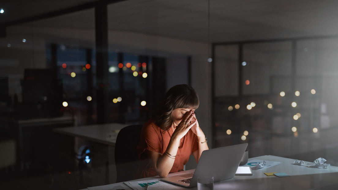 Desgaste laboral, el ‘virus’ que mata la productividad y el bienestar corporativo