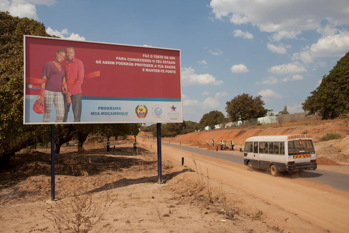 Las mujeres embarazadas de Mozambique, especialmente vulnerables al VIH tras los recortes de EE UU