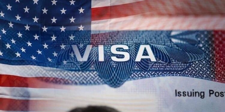 Gobierno de Trump revisará las redes sociales de solicitantes de visas en EE.UU.