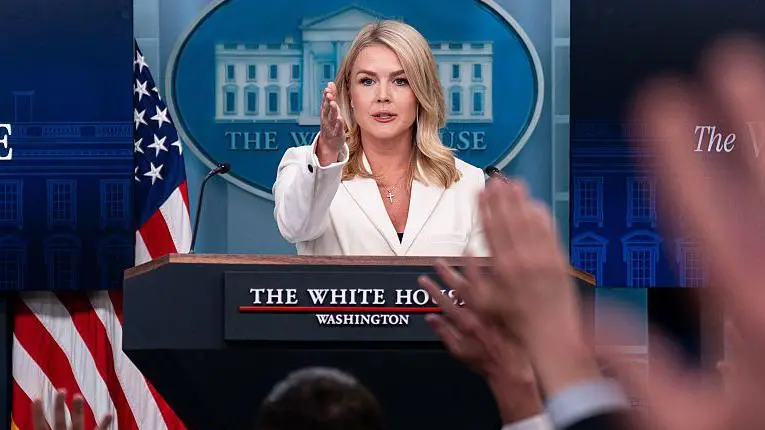 El gobierno de Trump anuncia que impondrá aranceles del 104% a algunos productos chinos a partir de este miércoles y agrava la guerra comercial