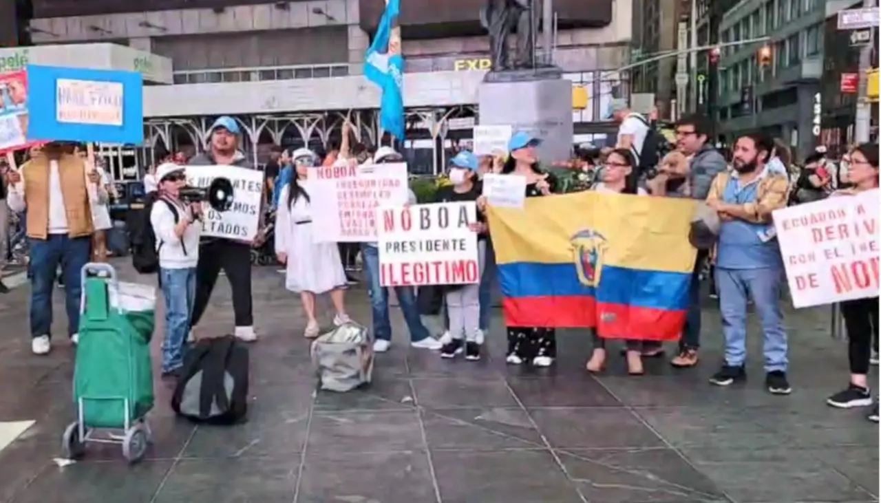 Ecuatorianos en Nueva York exigen recuento de votos tras elecciones en Ecuador