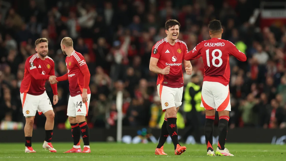 Locura en Old Trafford: Manchester United remonta al Lyon con dos goles en dos minutos y avanza en la Europa League