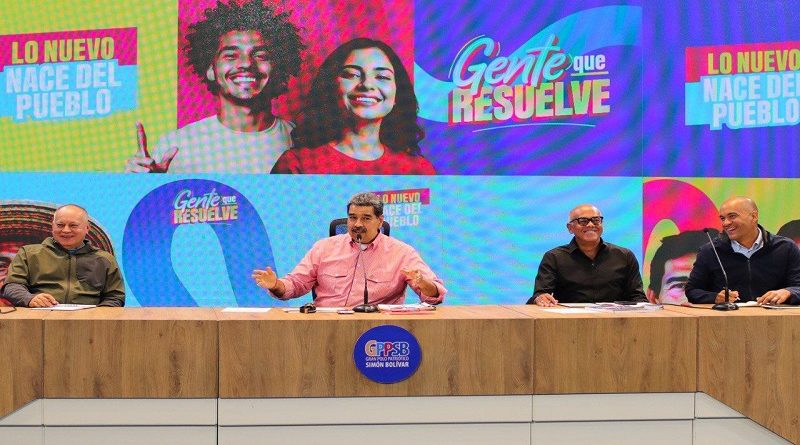 Maduro anuncia comando de campaña para las elecciones del 25 de mayo
