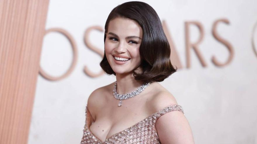 Selena Gomez recibe el premio mujer del año en Billboard mujeres latinas en la música 2025