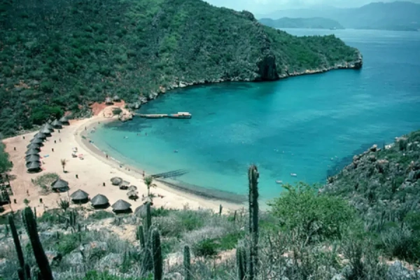 Reportan 100% de ocupación hotelera en Mochima para Semana Santa