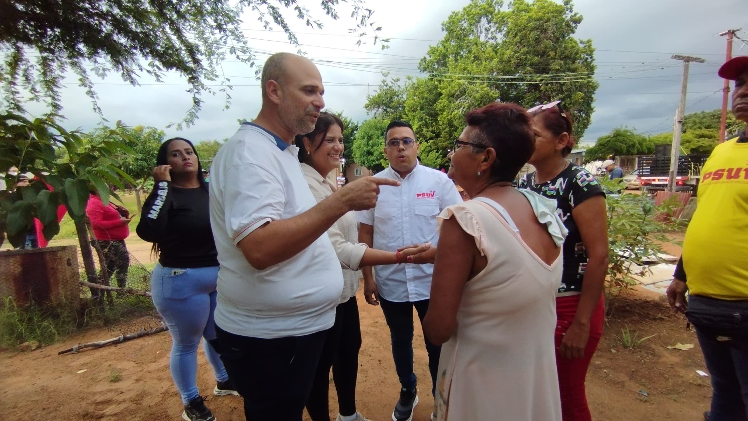 Candidatos a la Asamblea Nacional del GPPSB realizaron casa a casa en el sector Roberto Trujillo de San Francisco
