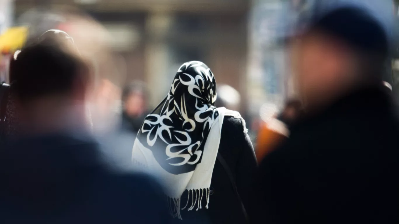 Símbolos religiosos en público, ¿un derecho o una amenaza?