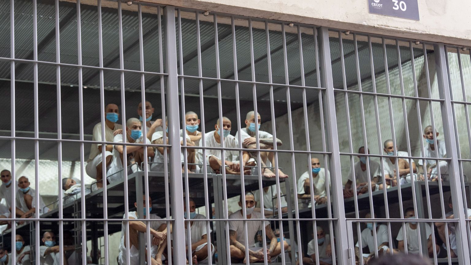 Trump necesita más espacio carcelario: ¿Cómo podría ayudarle Europa?