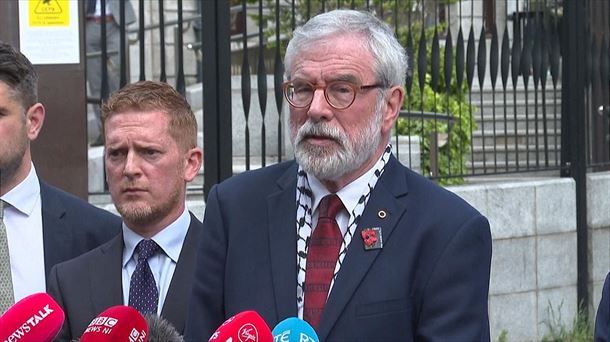 La BBC deberá indemnizar al expresidente del Sinn Féin Gerry Adams con 100 000 euros por difamación