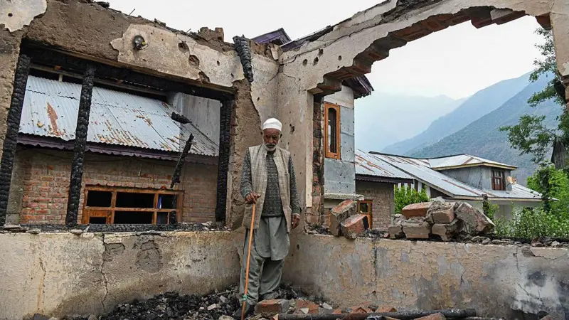 “Nadie quiere dormir cerca de allí”: cómo es la vida en la frontera entre India y Pakistán, una de las más peligrosas del mundo