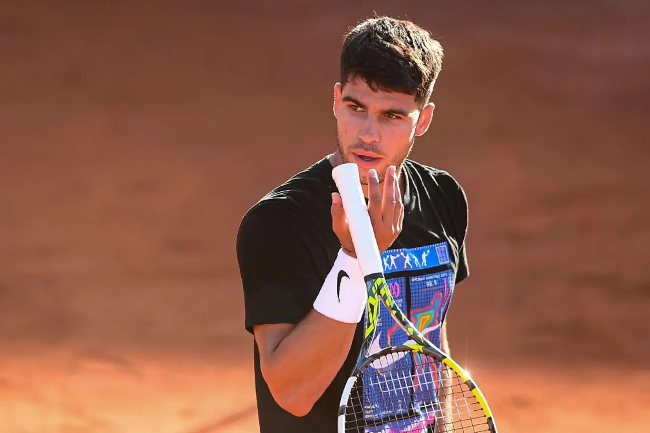 Carlos Alcaraz pasa con nota el test ante De Miñaur: gana al australiano antes del debut frente a Lajovic