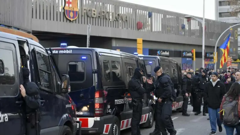 “Te estoy protegiendo porque te pueden romper la cara…”