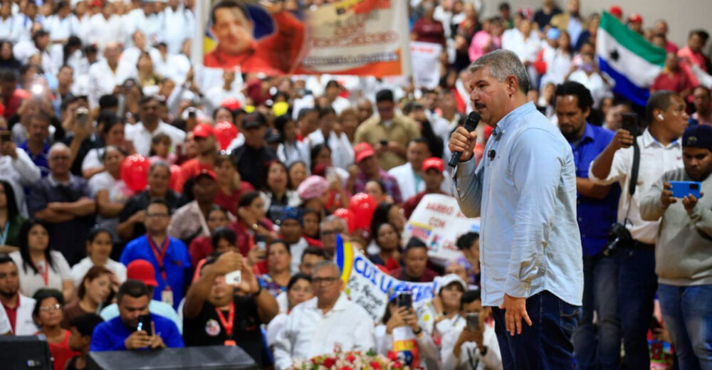 Luis Caldera proclamado “Gobernador de la Salud” por más de 1.500 trabajadores sanitarios en el Zulia