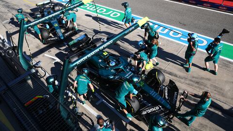 Aston Martin pasa al ataque