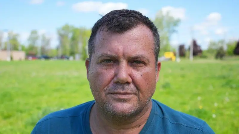 Perdí mi casa, no vine aquí a divertirme”: un afrikáner defiende el estatus de refugiado que le concedió Trump en EE.UU.