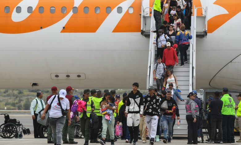Gobierno mediará repatriación de venezolanos desde Perú, Argentina y Chile vía Bolivia