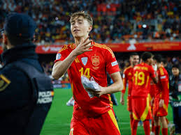 Tijeretazo salarial de Huijsen por ir al Madrid