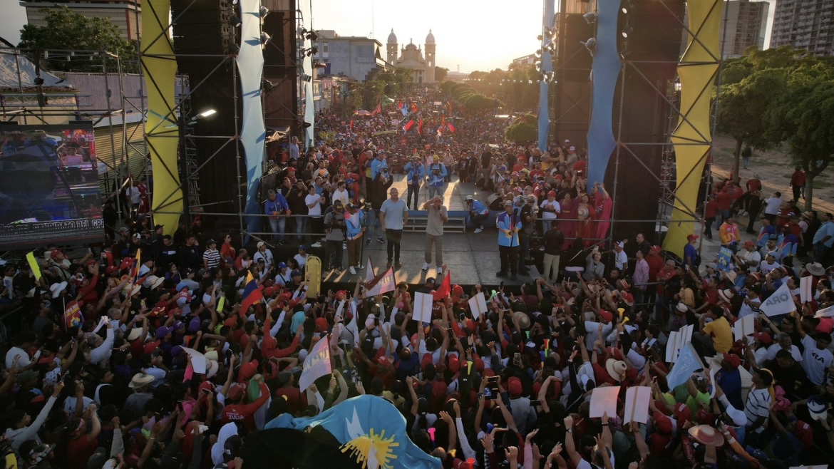 Luis Caldera cerró campaña en la calle derecha de Maracaibo acompañado de Jorge Rodríguez