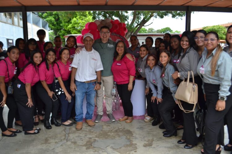 Inces Zulia culmina semana productiva en Cabimas con Expoferia y entrega de certificados