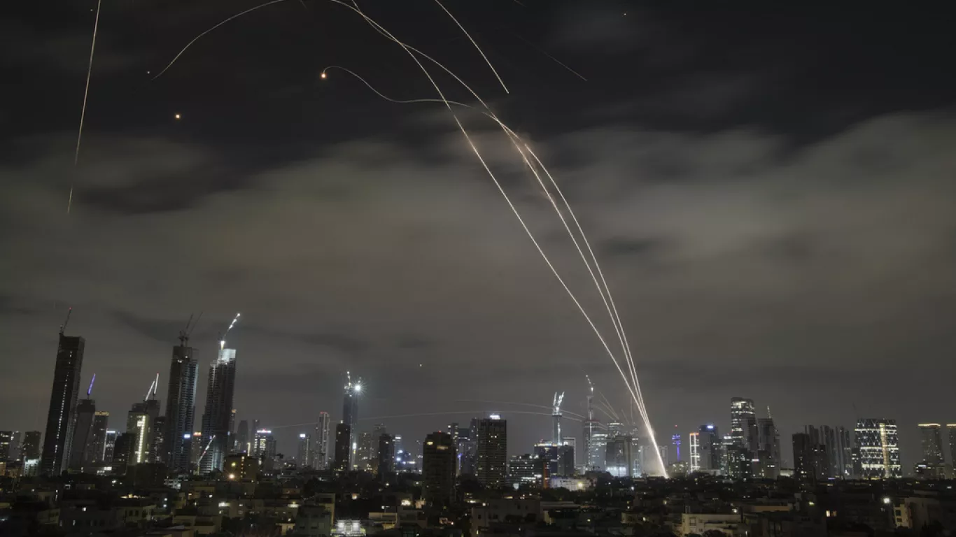 ¿Por qué la Cúpula de Hierro no interceptó los misiles iraníes?