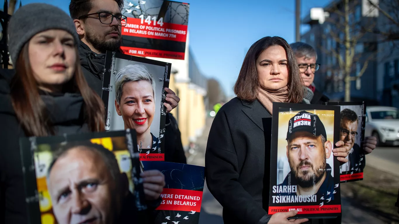 Exclusiva: Bielorrusia libera a presos políticos por sorpresa, incluido el líder de la oposición