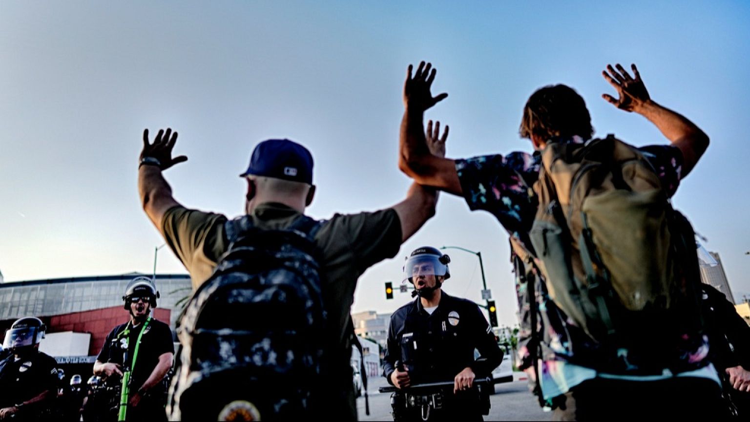 Los Ángeles declara el toque de queda por las protestas contra las redadas migratorias