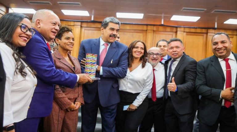 Presidente Maduro invita a hacer un periodismo de identidad y calidad en el país